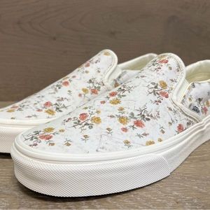 Vans Vintage Off White Floral Marshmallow Slip on Shoes women’s size 7. EUC.